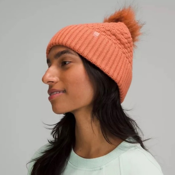 Lululemon bubble knit Pom beanie OS - Picture 8 of 9